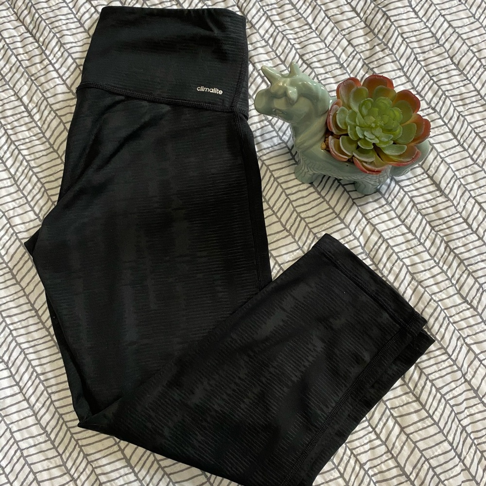 Adidas capri athletic leggings